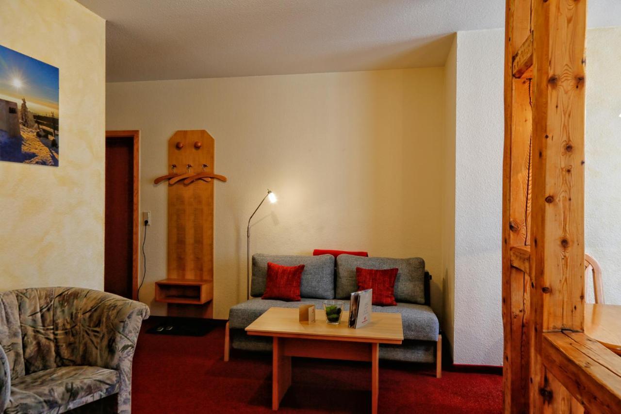 Konsum Gaestehaus Quisisana - Oberhof Oberhof  Dış mekan fotoğraf