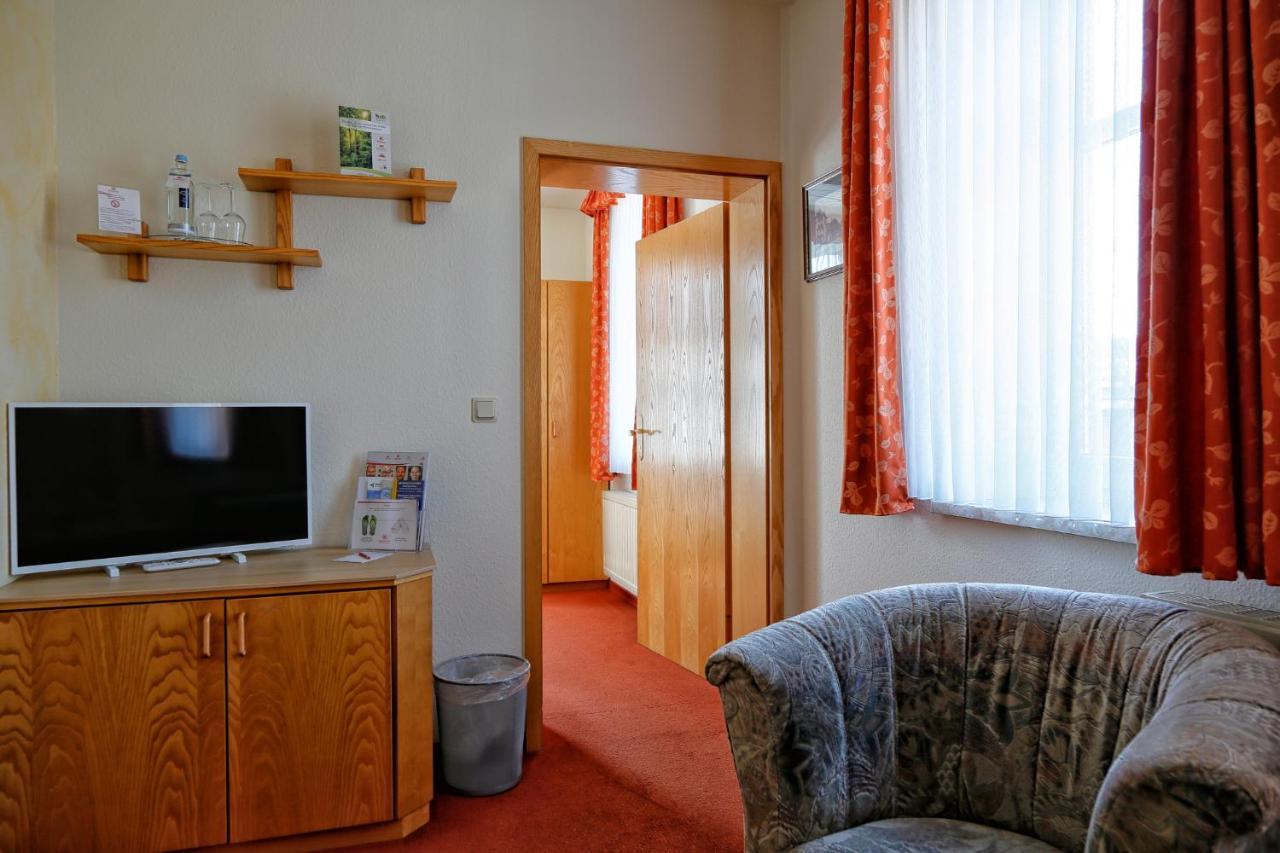 Konsum Gaestehaus Quisisana - Oberhof Oberhof  Dış mekan fotoğraf