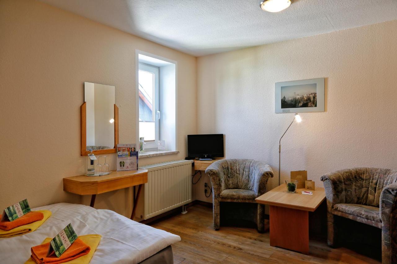 Konsum Gaestehaus Quisisana - Oberhof Oberhof  Dış mekan fotoğraf