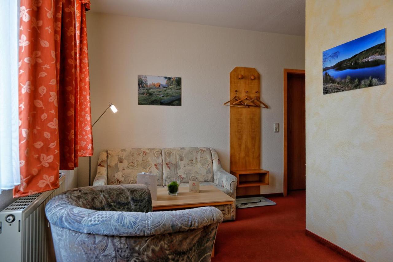 Konsum Gaestehaus Quisisana - Oberhof Oberhof  Dış mekan fotoğraf