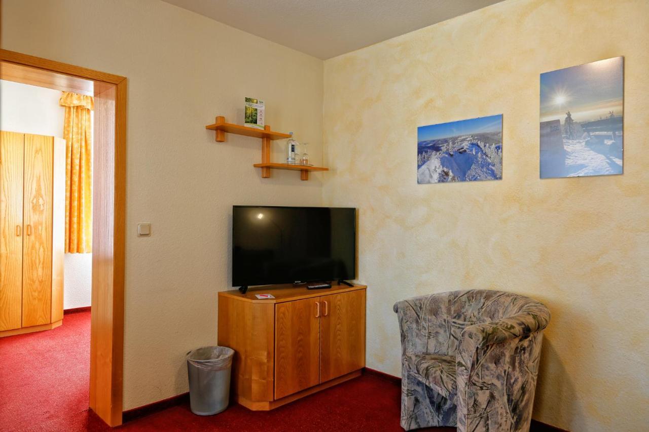 Konsum Gaestehaus Quisisana - Oberhof Oberhof  Dış mekan fotoğraf
